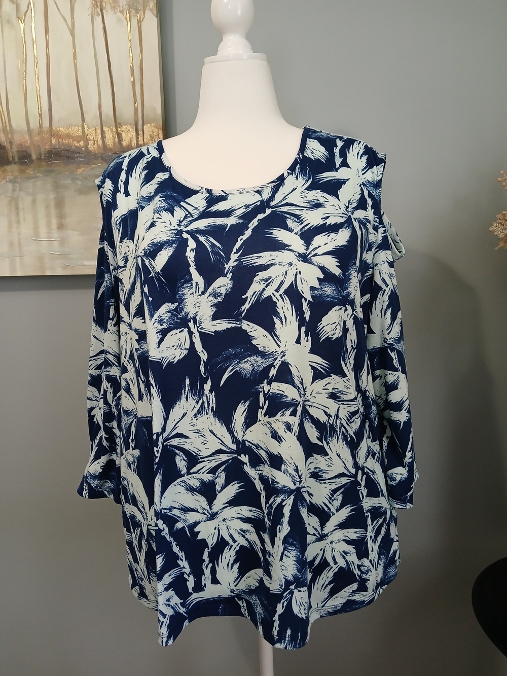 groove Navy and White Palm-Print Cold-Shoulder Tunic Top